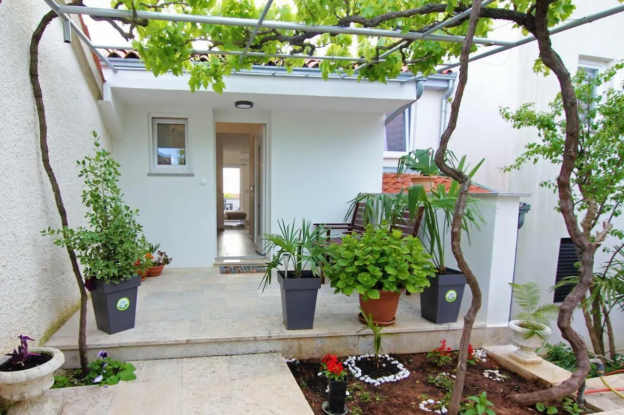 Apartments Birimac Pula 0*,